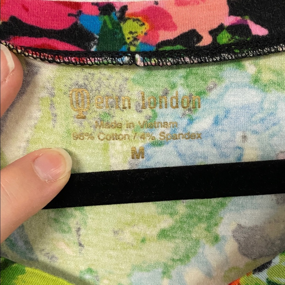 Erin London Vibrant Floral V-Neck Women’s Top - Multi - Picture 2 of 2